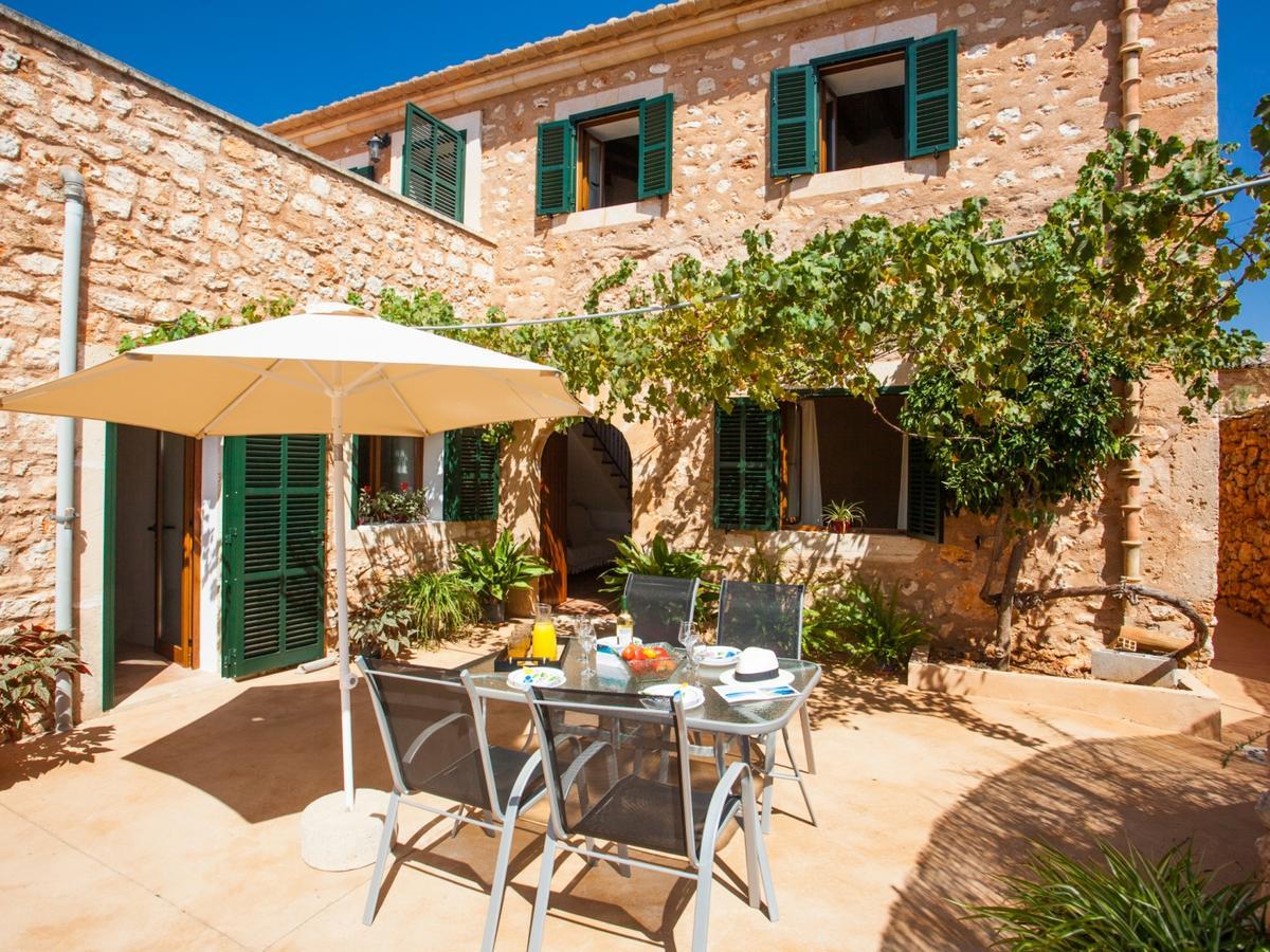 Villa Paula Llombarts المظهر الخارجي الصورة